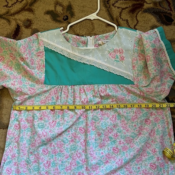 Vintage Liberty House Muʻumuʻu - Picture 4 of 4